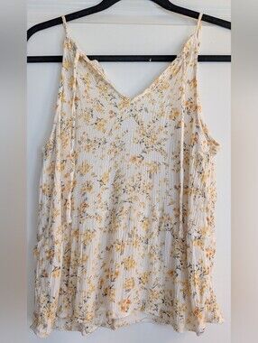 Hippie Rose White Floral V-Neck Spaghetti Strap Cami